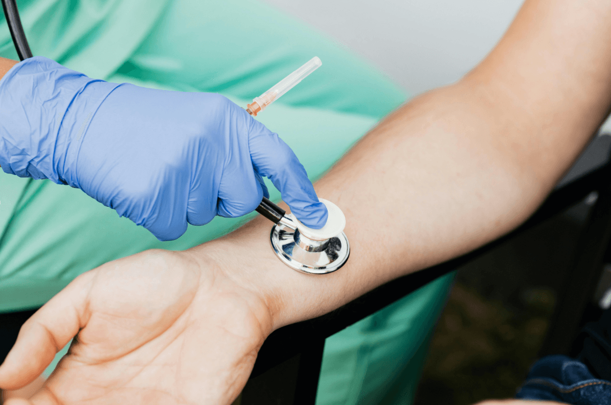 artery-heartbeat-medical-stethoscope 