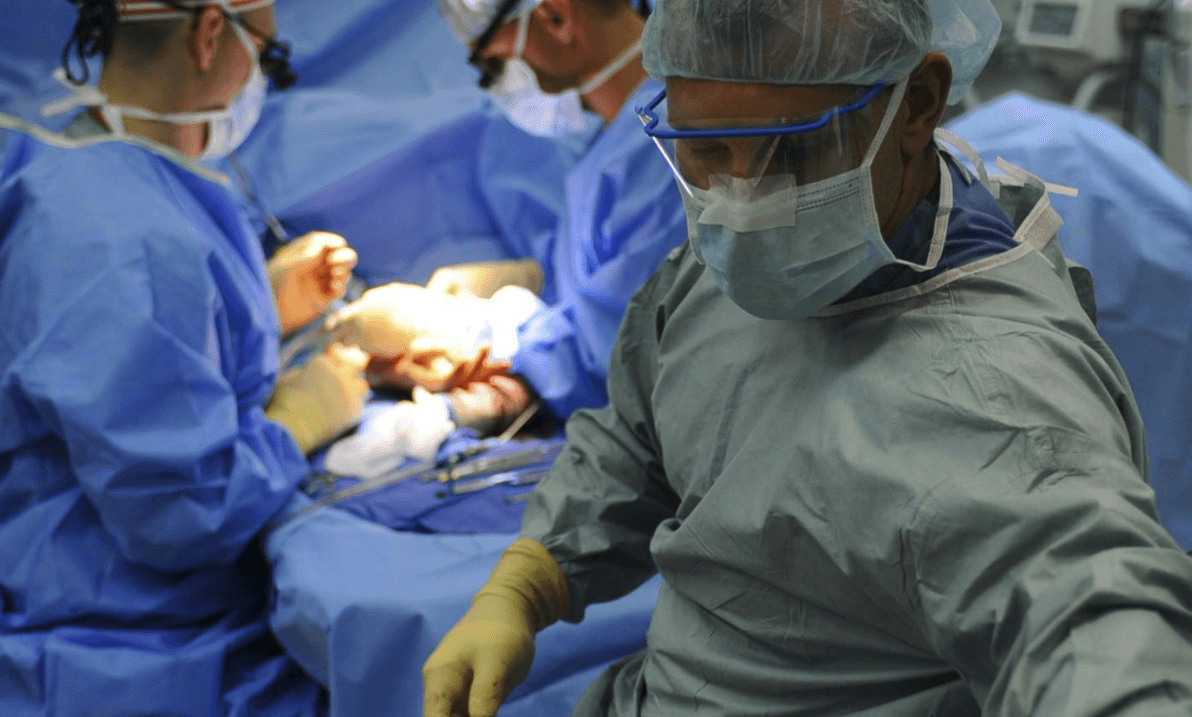 liver operation, three doctors, open surgery